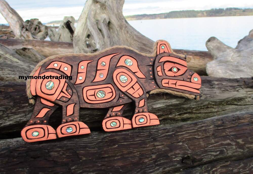 Little Jewel: Bear art carving by Silas Coon