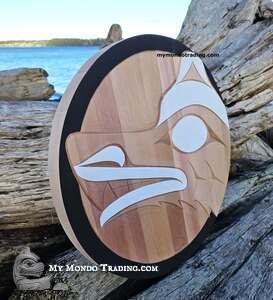18" Wolf, beautiful thick circular cedar art by Bear (Doug) Horne